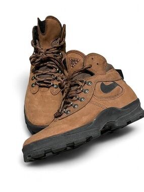 Vintage Nike ACG Makalu Brown Hiking Boots